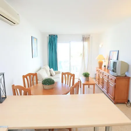 Ontario Apartment *